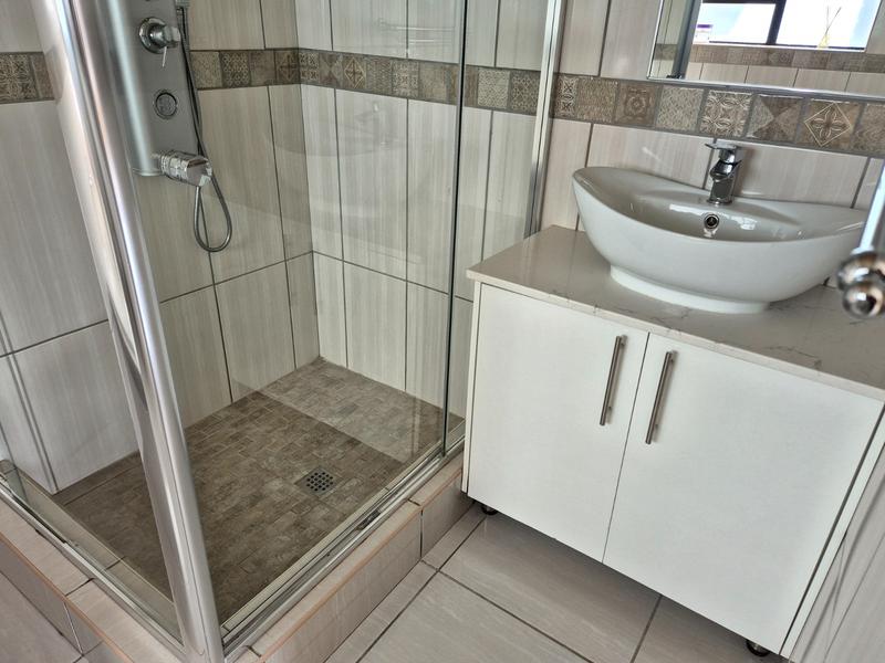 To Let 3 Bedroom Property for Rent in Blue Ridge Western Cape